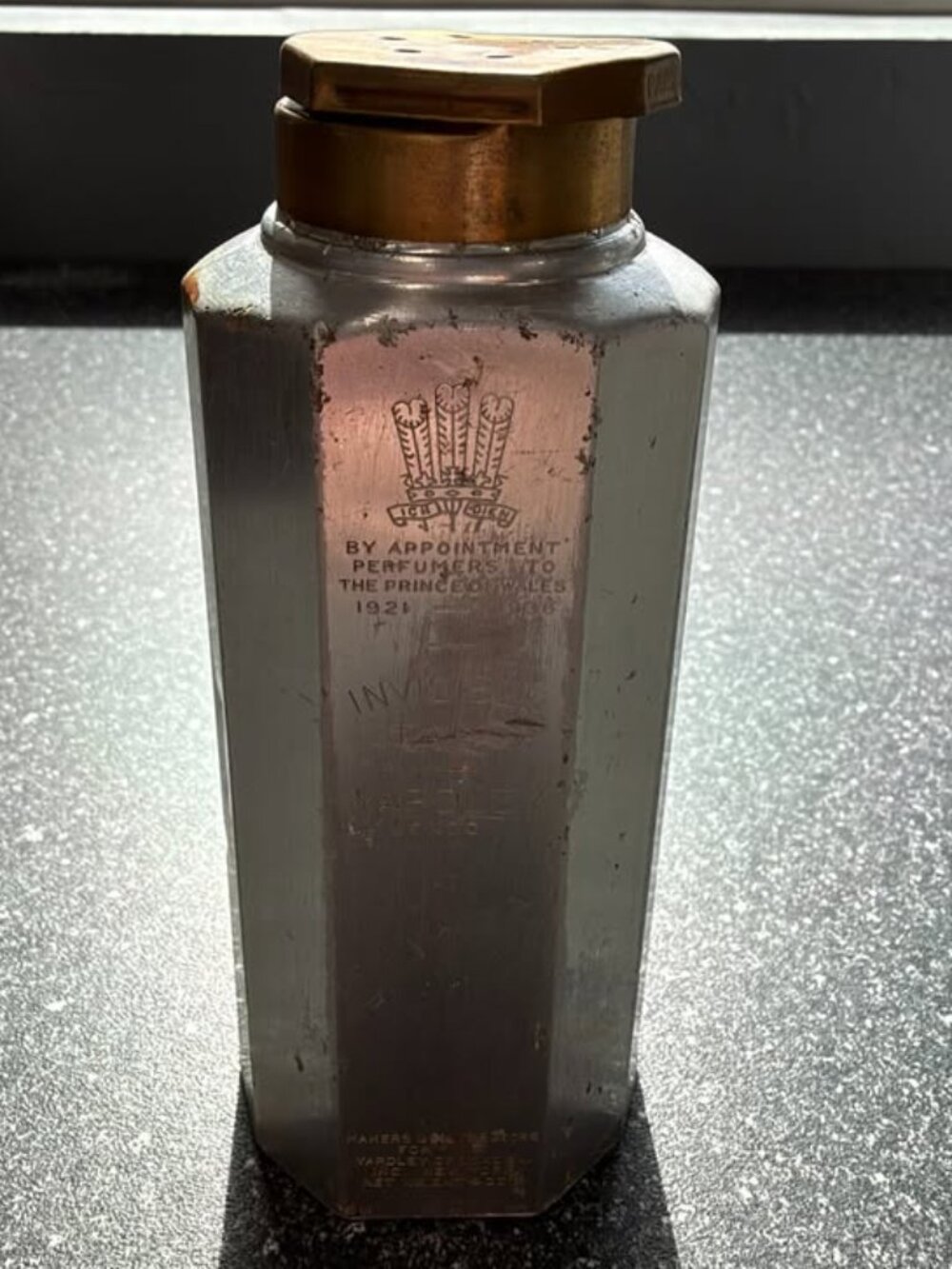 Vintage 1920s–1930s Yardley of London Invisible Talc Tin – Prince of Wales